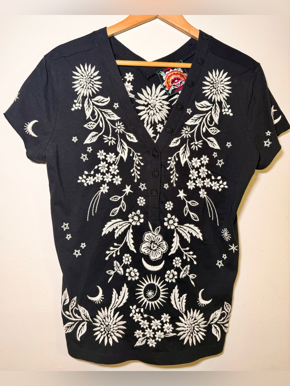 Johnny Was Los Angeles Black Embroidered Floral Celestial Top Women’s S